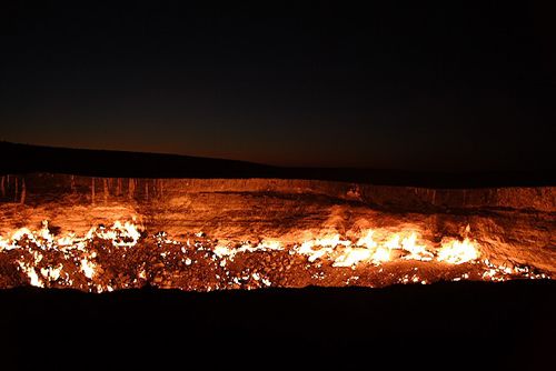 一睹乌兹别克斯坦“地狱之门”(组图)