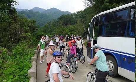 英国旅行社首次展开赴朝鲜骑车旅行(图)