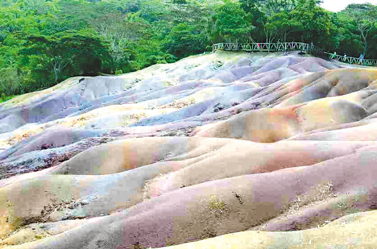 七色土 毛里求斯:天堂原点(组图)