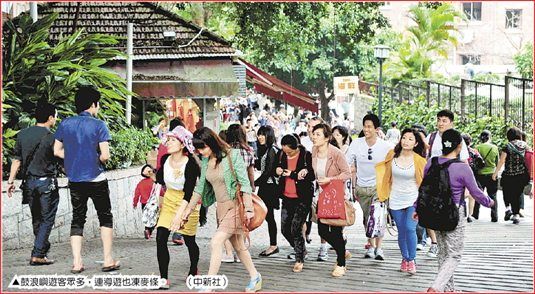 五一假期鼓浪屿塞爆 台商直呼用生命在旅游 五一假期鼓浪屿塞爆 台商直呼用生命在旅游