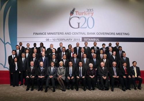 2月10日,20国集团(g20)财长和央行行长在伊斯坦布尔拍摄合影.