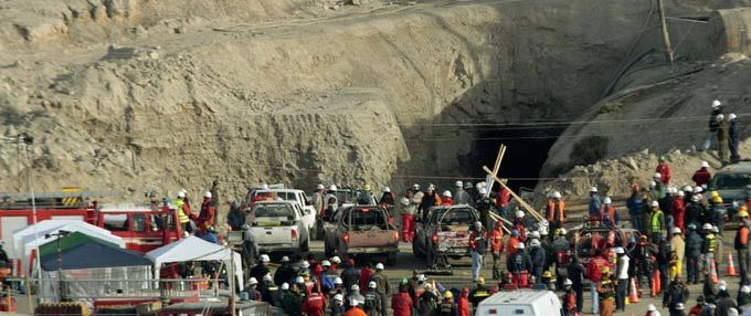 智利矿难33名矿工被困