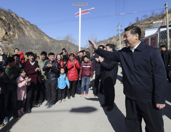 习近平回延安梁家河村:与村民忆打坝淤地往事