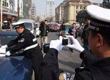 交警给你车拍照咋办<