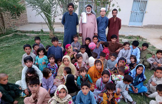 巴基斯坦老司机娶6妻育54子