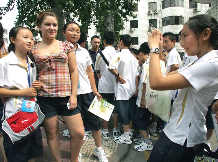 图文：陕西省灾区儿童赴俄罗斯疗养