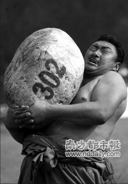 阿迪力想在中信走钢丝