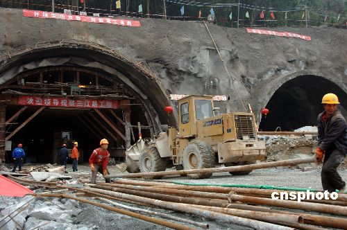 福建最宽大隧道开始衬砌施工