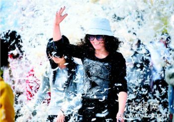 美女<em>脱去内裤子</em>视频《美女脱身视频高清《成人