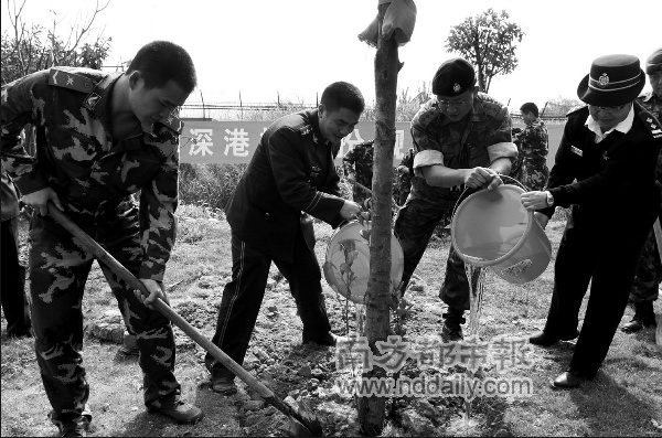 深港军警边界共植友谊树