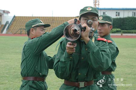 揭秘武警上海反恐队 七秒内首发必命中歹徒