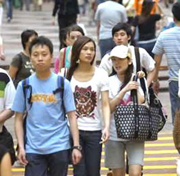 香港将给每名月入不足万元者发放6000元