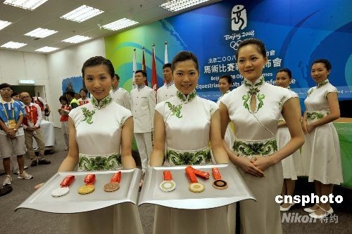 奥运马术:香港礼仪小姐曝光 最年轻仅16岁(图)