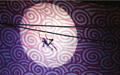 李宁画中驾云点燃主火炬