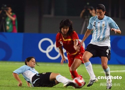 中国女足2-0轻取阿根廷 积七分列小组第一出线