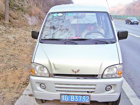 酒后驾车上高速晕晕乎乎睡着了