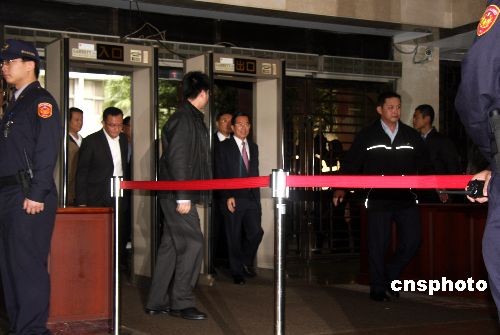 陈水扁庭上滔滔不绝讲40分钟审判长一度火大