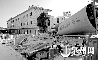 王柏峰文/图)昨日中午12时左右,南安水头鑫泰石材厂发生污