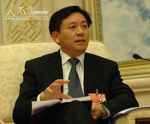海南副省长姜斯宪:海南城市和农村老师收入相