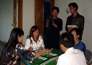 儋州一农民斥资百万拍山歌剧