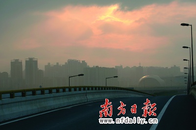 又逢清明雨纷纷