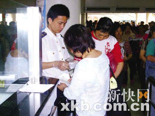 珠海加强防控疫情措施 所有入境旅客均须填写