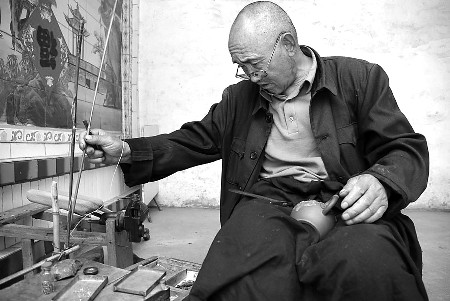 手中分寸玩转锔艺 心中遗憾难找后人 尚乾坤:为