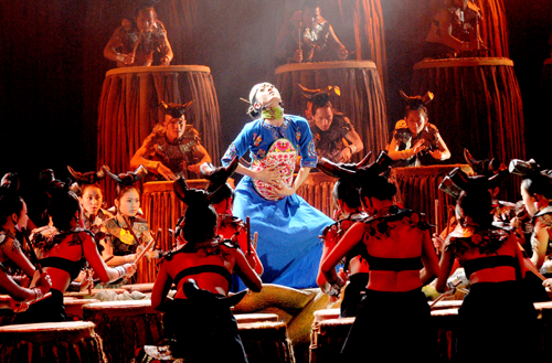 《云南的响声》首演 杨丽萍孕妇舞看哭观众_新闻中心_新浪网