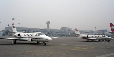 两架航空遥感飞机再飞汶川获取地震数据(图)