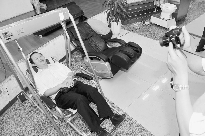 厦门人新发明用脚控制鼠标