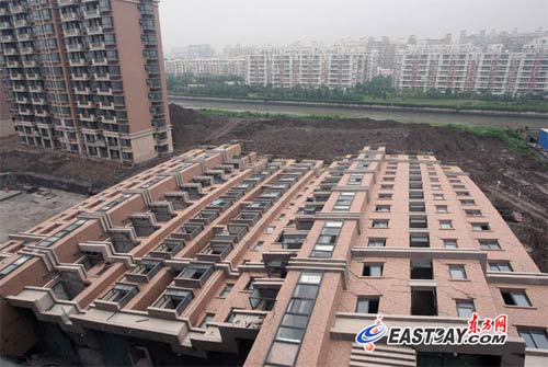 上海倒塌在建住宅楼曾获表彰