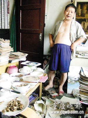 原巨型产业集团总裁刑释后靠拾荒度日(图)