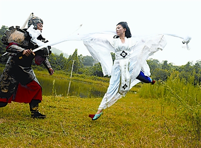 自费演<em>电影</em> 圆梦 <em>小龙女</em> 过把瘾花费3000_新闻