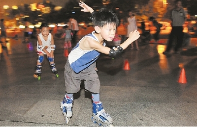 少年轮滑大赛周六开幕