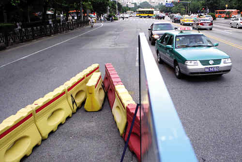 天河东路增围蔽路段