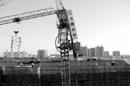 甘肃在建高楼突发塔吊倒塌！3人不幸遇难！智慧工地建设刻不容缓！
