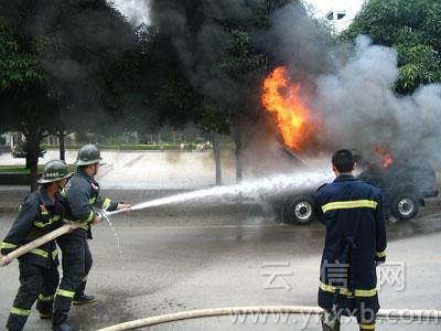 二手切诺基冒火