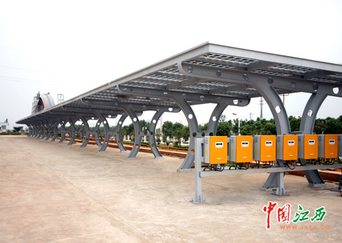 赛维LDK建成国内单体规模最大太阳能双玻车棚