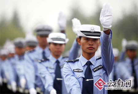 云南省交警大比武曲靖队夺冠 实战演练勘察还原事故真相