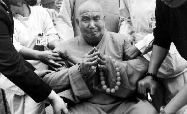 阿弥陀佛,<em>老衲</em>出院了_新闻中心_新浪网