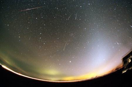 狮子座流星雨18日早晨爆发每小时300颗左右