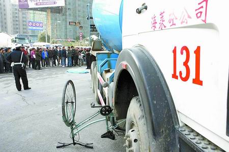 市民呼吁治理砼罐车郑州市建委表示会依规定处
