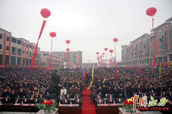 首届中国·新干箱包皮具节在江西新干县开幕(