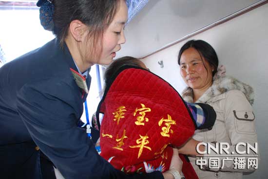 <!--title-->春運見聞：母子返鄉“乖寶寶一生平安”<!--/title-->