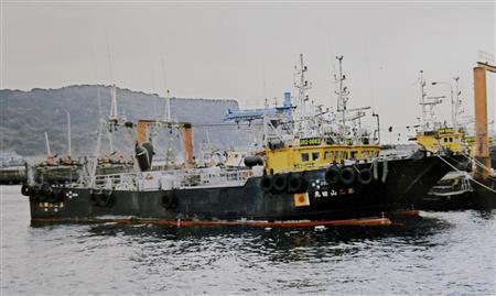 失事渔船中国船员亲属长崎奔丧 按家乡风俗悼