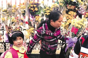 福建南平凶案被害者纪念花墙遭自称官员者强拆