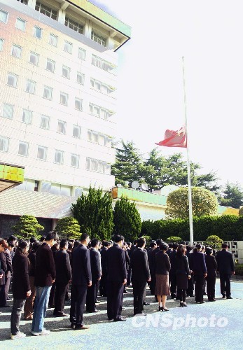 中国驻外使领馆下半旗致哀 悼念玉树遇难