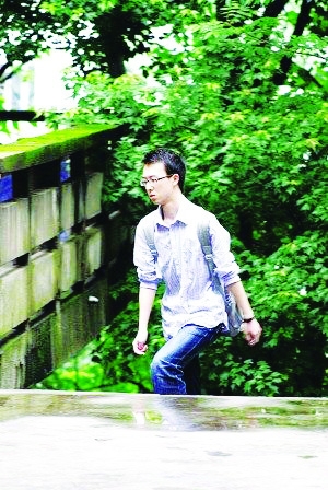 何川洋一只脚跨进北大