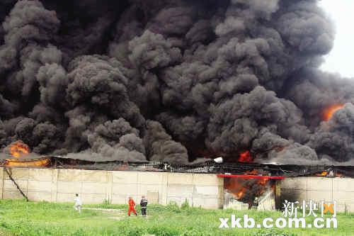 北京房山化学品仓库起火 近500消防员出动灭火