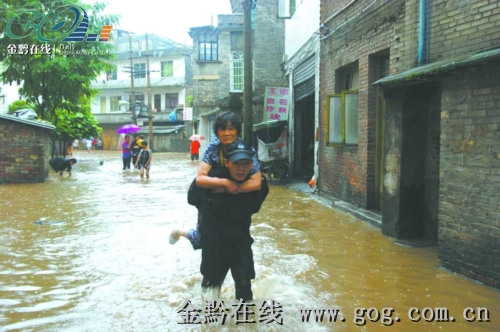 贵州18个县市遭遇暴雨洪涝灾害损失逾7亿元